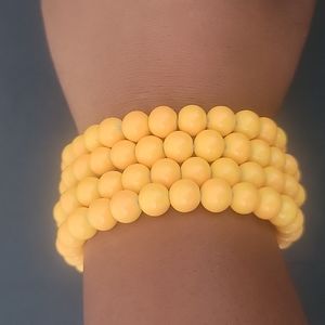 Women beaded bracelet